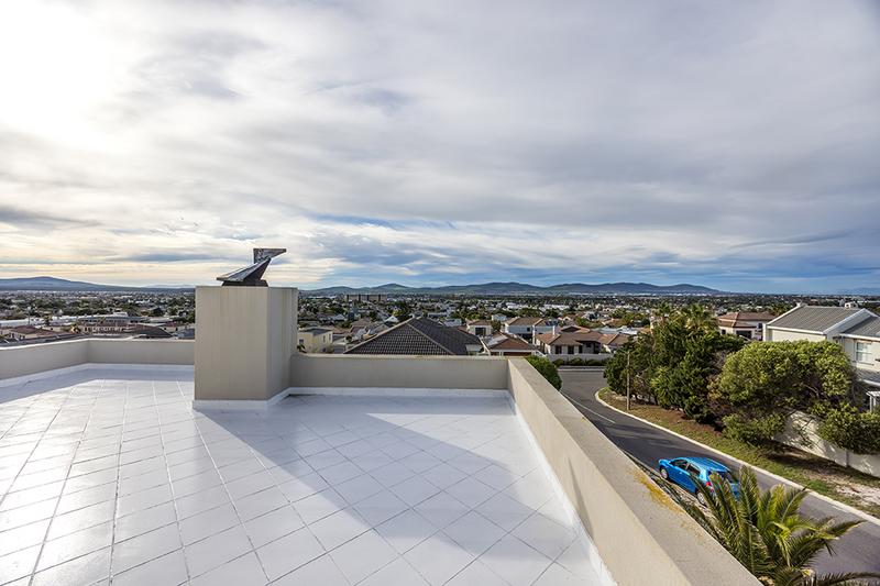 To Let 4 Bedroom Property for Rent in West Beach Western Cape